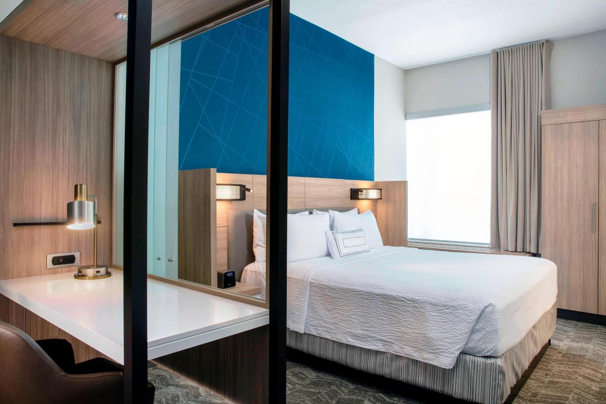 Springhill Suites By Marriott Miami Doral Exterior photo