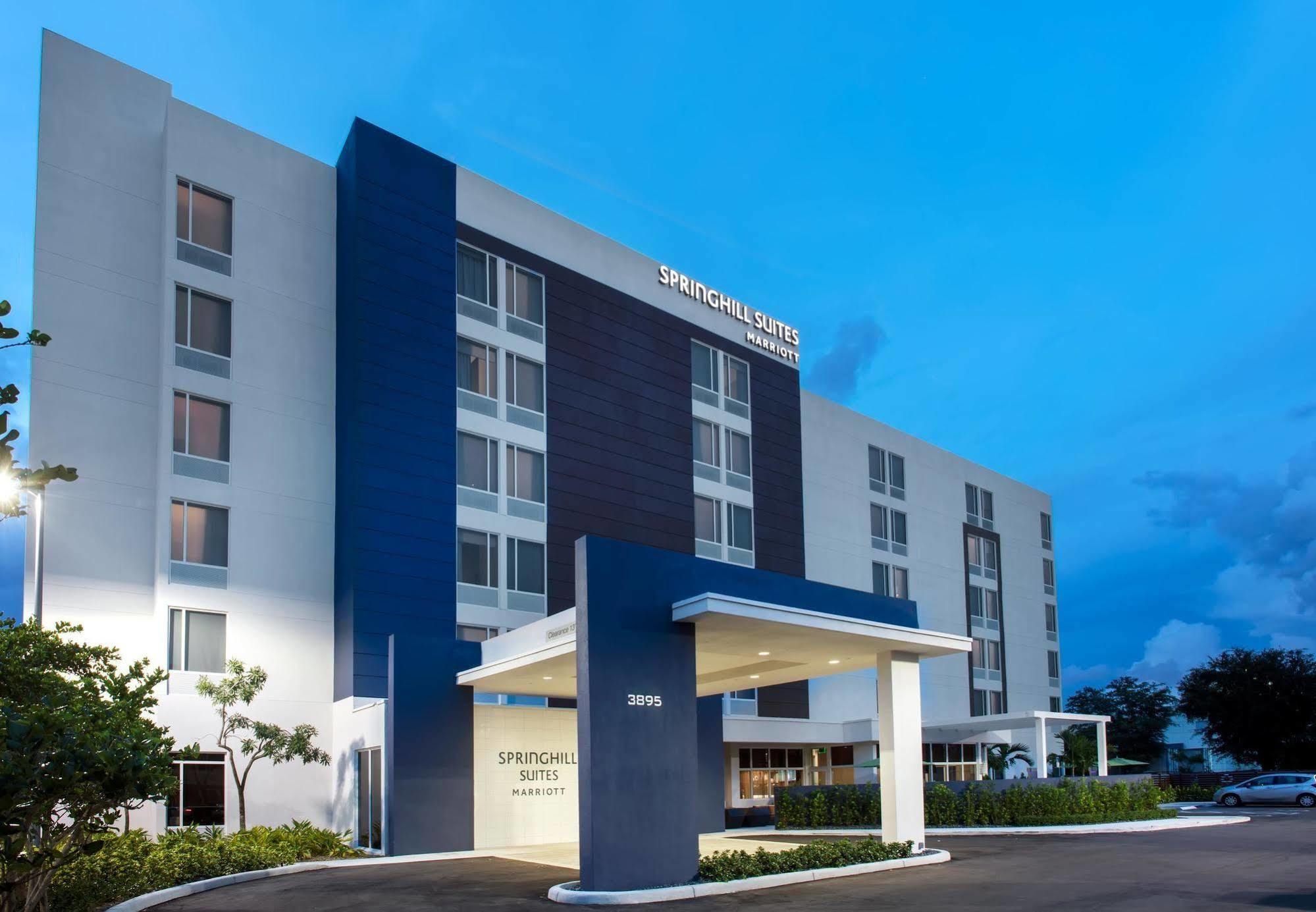 Springhill Suites By Marriott Miami Doral Exterior photo
