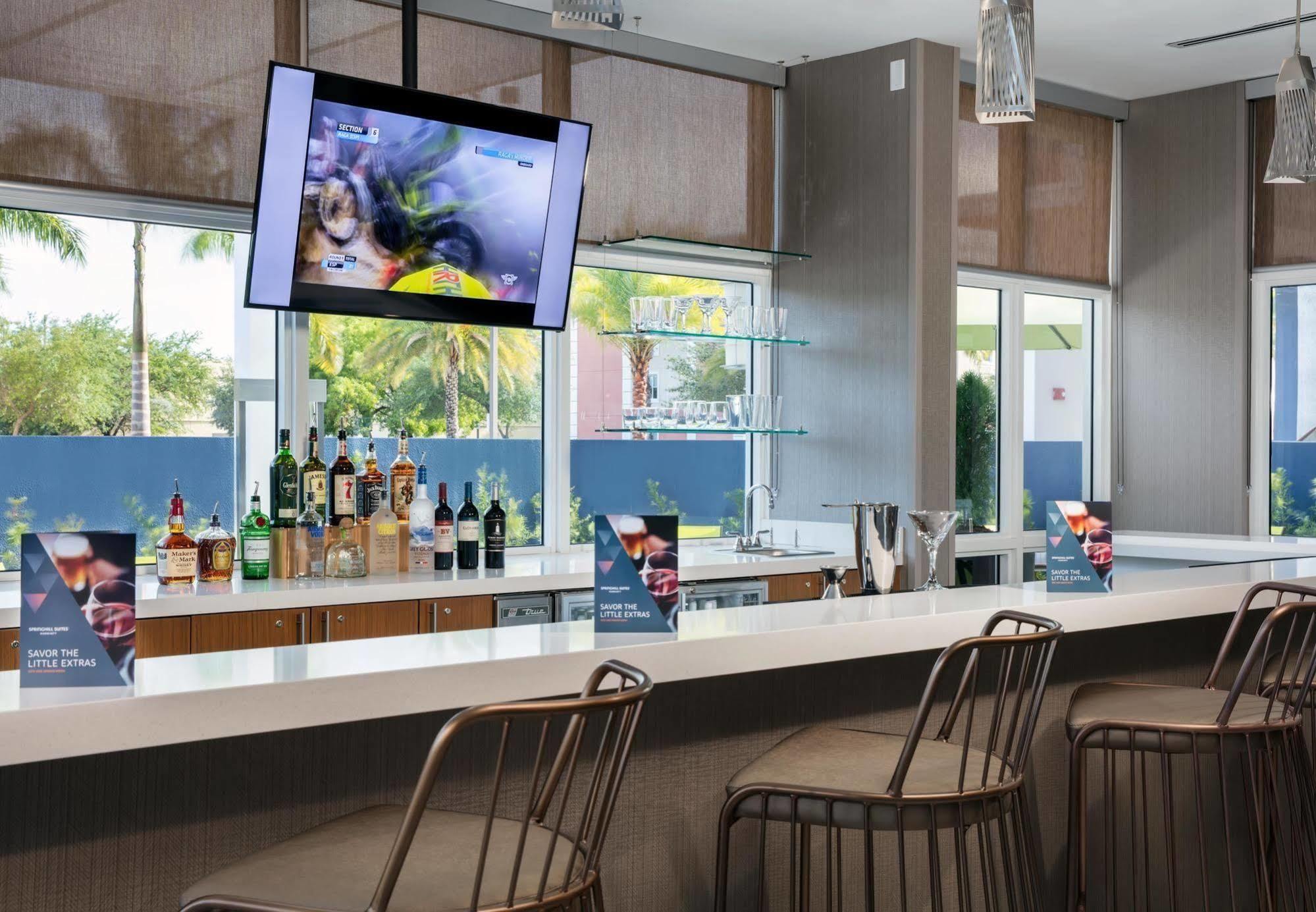 Springhill Suites By Marriott Miami Doral Exterior photo